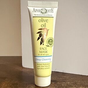 3/$15 🌸 Aphrodite Olive Oil Face Mask - Travel Size